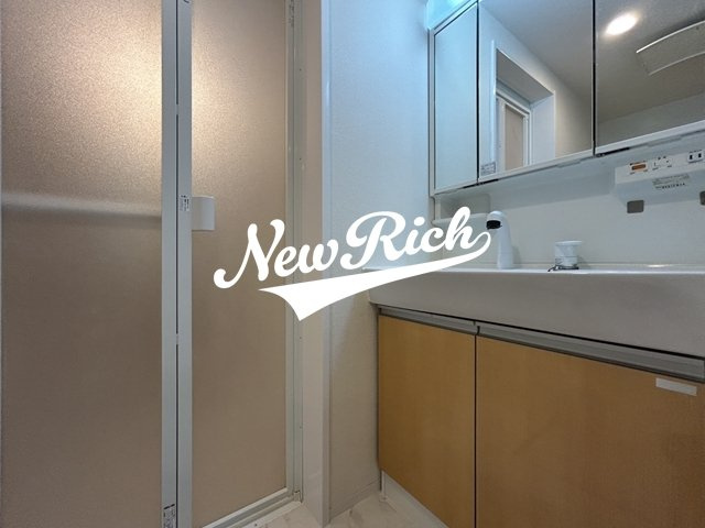 前橋市駒形町のアパートの独立洗面台