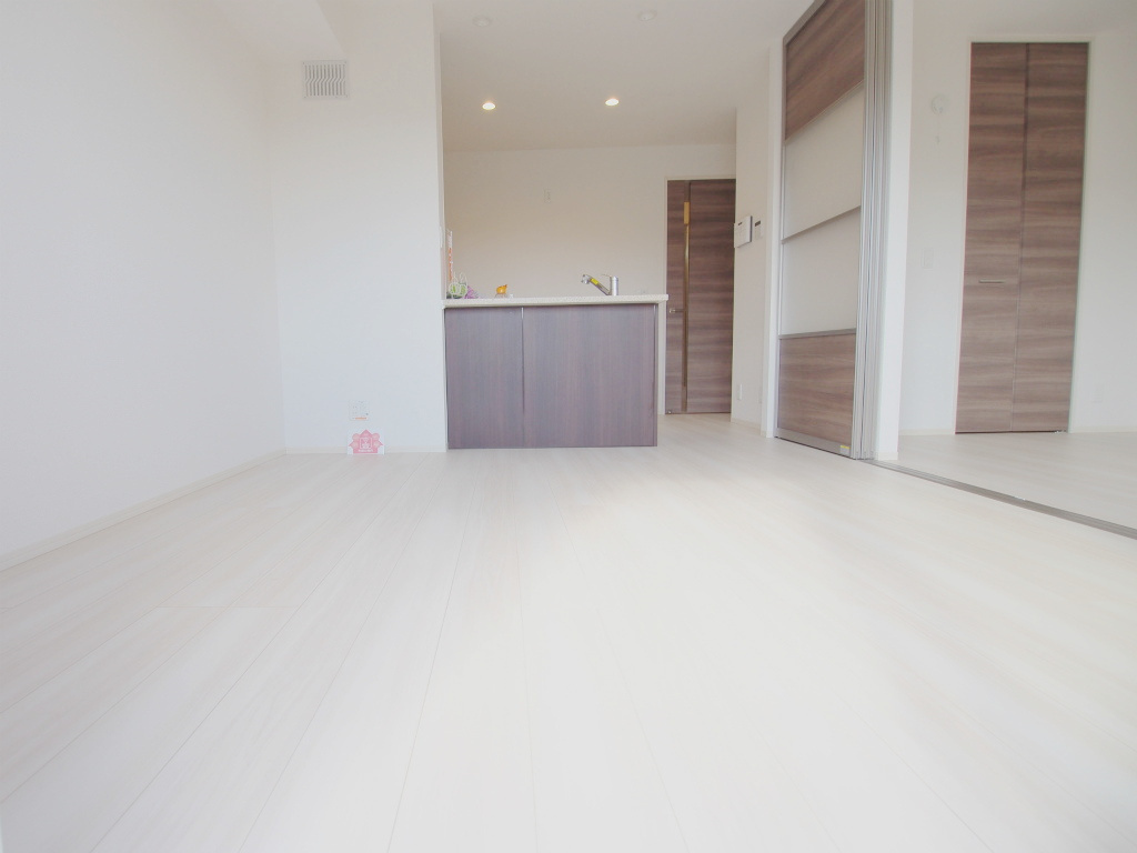 ガーデン高取の居間・リビング