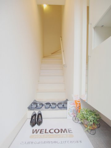 ガーデン高取の玄関