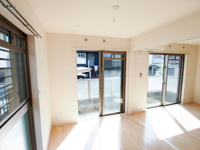 フローラメゾン大橋の居間・リビング