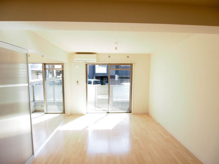 フローラメゾン大橋の居間・リビング