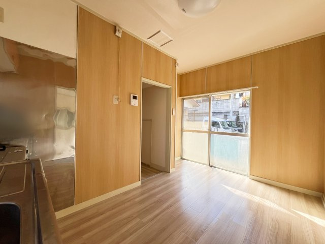 【居間・リビング】 | 本庄市日の出　中古戸建