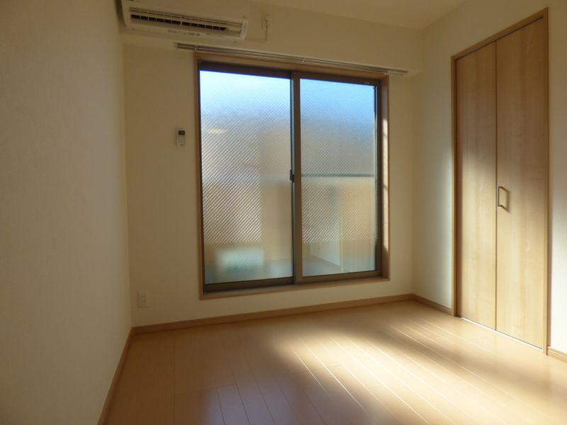 シャイネクス松戸上本郷の洋室