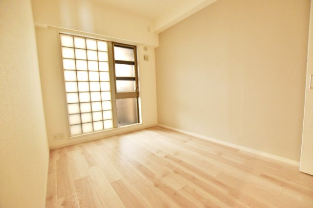 テラス千里・桃山台の洋室|洋室約5帖