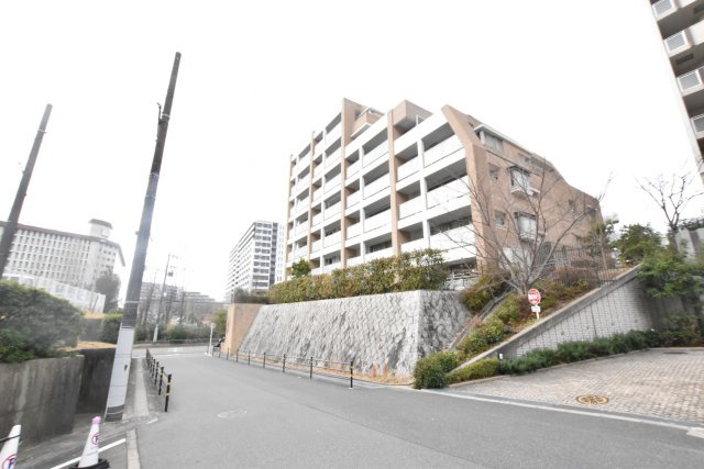 テラス千里・桃山台の外観|見学をご希望の方はお気軽にお問い合わせください。