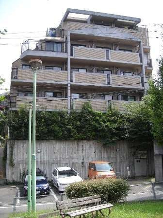 ヒルズ西赤坂の外観