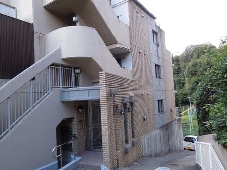 ヒルズ西赤坂の外観