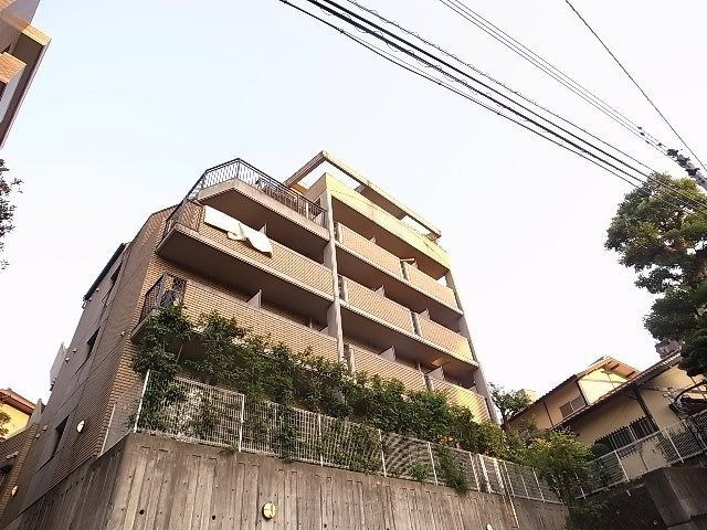ヒルズ西赤坂の外観