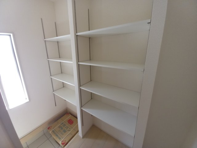 【選べる豪華家電キャンペーン実施中♪】　☆平泉崎第8／5号棟☆　の収納|収納があります