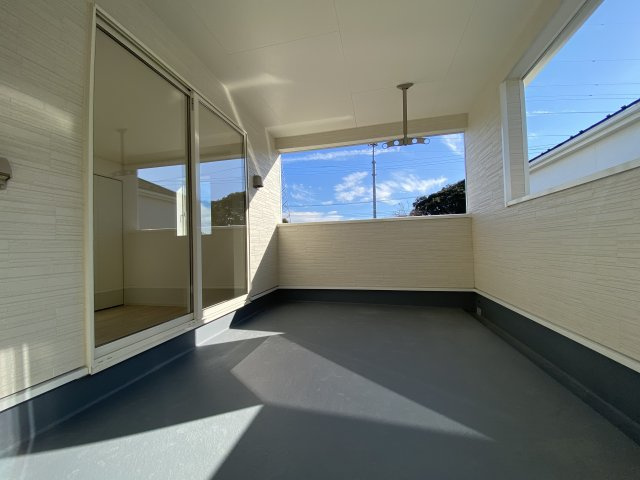 【いわき市泉町滝尻第9】　新築戸建　3号棟　※必ずもらえる選べるキャンペーン実施中！のバルコニー|■□■バルコニーの写真です■□■　お布団など大きいものも、充分に干せる広さがございます。