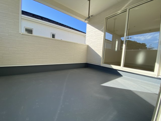 【いわき市泉町滝尻第9】　新築戸建　3号棟　※必ずもらえる選べるキャンペーン実施中！のバルコニー|◆バルコニーの写真です◆　お布団など大きいものも、充分に干せる広さがございます。人気のベランピングも楽しめる広さ！自宅のアウトドア空間でゆったり過ごせます。

