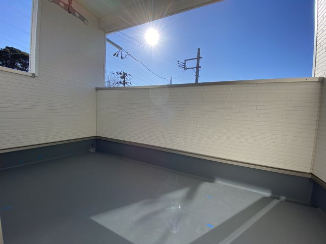 【いわき市泉町滝尻第9】　新築戸建　4号棟　※必ずもらえる選べるキャンペーン実施中！のバルコニー|◆バルコニーの写真です◆　お布団など大きいものも、充分に干せる広さがございます。人気のベランピングも楽しめる広さ！自宅のアウトドア空間でゆったり過ごせます。

