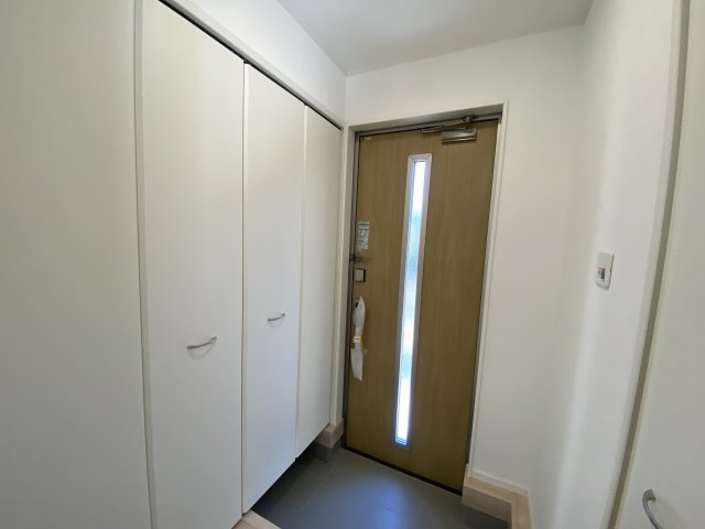 【いわき市泉町滝尻第9】　新築戸建　4号棟　※必ずもらえる選べるキャンペーン実施中！の玄関|■□■玄関の写真です■□■　
お洒落な玄関はお客様からも喜んでいただけそうですね！！