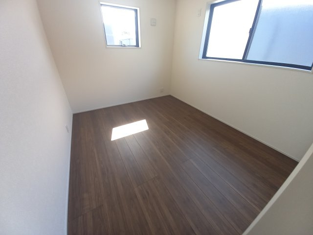 ■完成！内覧可能！12/15価格変更！■　いわき市小名浜燈籠原 　5号棟の洋室|コンパクトで使いやすい洋室です