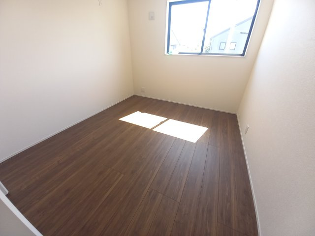 ■完成！内覧可能！12/15価格変更！■　いわき市小名浜燈籠原 　5号棟の洋室|洋室です