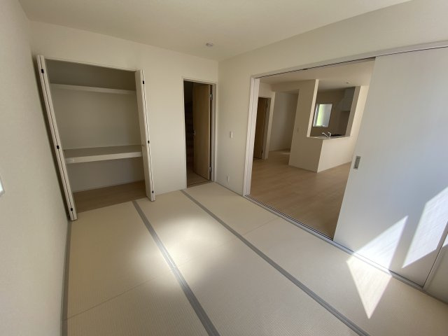 【常磐西郷町第1／1号棟】あると嬉しい家電プレゼントキャンペーン実施中(^^♪の収納|同施工◆和室の写真です◆　和室には押入もございますので、お布団などを収納しておけば、来客の際にもサッと出せて便利ですね。
