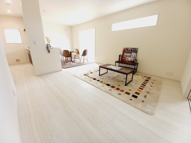 【常磐西郷町第1／1号棟】あると嬉しい家電プレゼントキャンペーン実施中(^^♪の居間・リビング|同施工◆リビングの写真です◆　休日はリビングで、ゆっくりとテレビ鑑賞など…楽しみが増えますね。　家族のコミュニケーションがより一層深まります。

