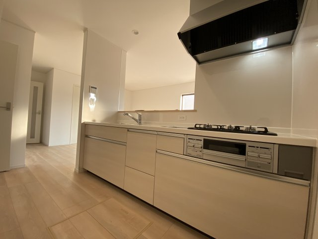 12/16価格変更☆いわき市錦町糠塚　3号棟☆　新築建売住宅　◇◆＼期間限定キャンペーン開催♪／◇◆のキッチン|■□■キッチンの写真です■□■　対面式キッチンは、リビングの様子を見ながらお料理出来るので、小さなお子様がいらっしゃる方は、安心してお料理出来ますね。