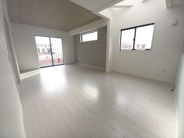 【いわき市平中神谷1期　4号棟】　■ファミリー層が暮らしやすい間取りの居間・リビング|同施工　◆リビングの写真です◆　お子様が走り回っても安心の広々リビング。こだわりの家具でコーディネイトしてみませんか？

