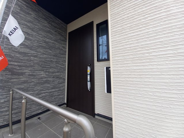 【いわき市平中神谷1期　4号棟】　■ファミリー層が暮らしやすい間取りの玄関|同施工　毎日通る玄関はこちらです