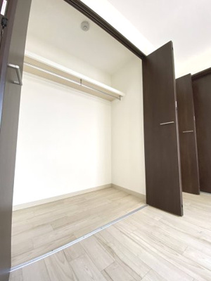 【収納】 | 加美駅前コーポ | 大型のクローゼットはお部屋の整理整頓に欠かせませんｖ