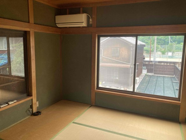御手洗戸建ての和室|山側の和室にエアコンがあります。（サービス品）