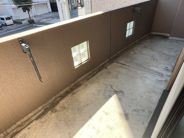 谷本ビルのバルコニー|外からの目が気にならないバルコニーで洗濯物が干せます