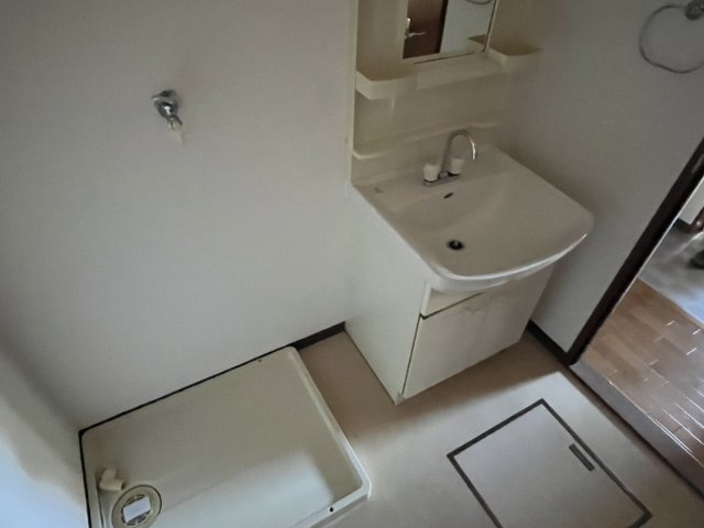 谷本ビルの洗面所|コンパクトで使いやすい洗面所
