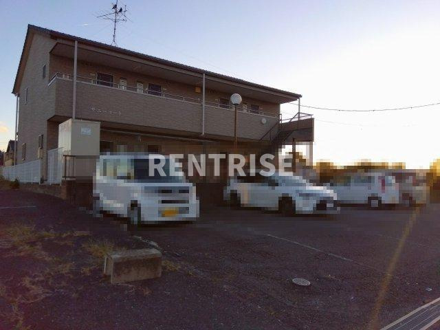 サニーコートの駐車場