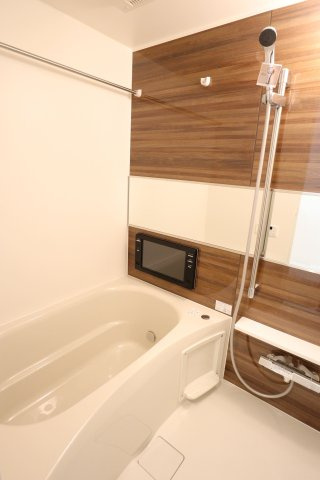 プレジオ東三国の浴室