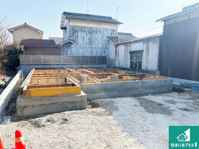 高砂市荒井町小松原　第2期　新築一戸建ての外観|周辺は落ち着いた街並みの住宅地！子育てがしやすい住環境です！まだ未完成ですが、現地でしかわからない事もございます。是非一度ご覧ください。