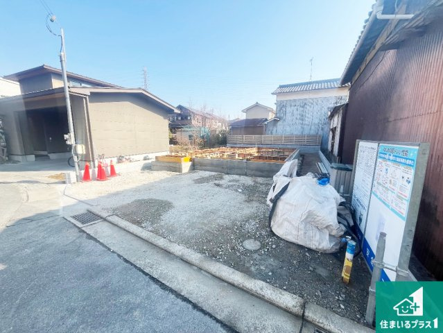 高砂市荒井町小松原　第2期　新築一戸建ての外観|周辺は落ち着いた街並みの住宅地！子育てがしやすい住環境です！まだ未完成ですが、現地でしかわからない事もございます。是非一度ご覧ください。