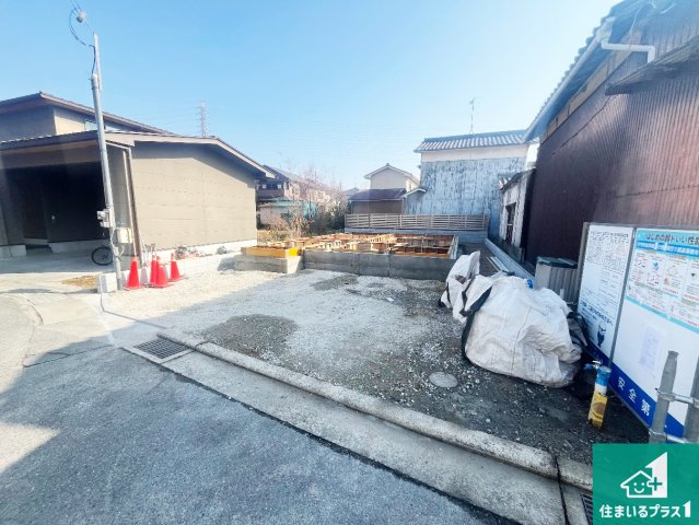 高砂市荒井町小松原　第2期　新築一戸建ての外観|周辺は落ち着いた街並みの住宅地！子育てがしやすい住環境です！まだ未完成ですが、現地でしかわからない事もございます。是非一度ご覧ください。