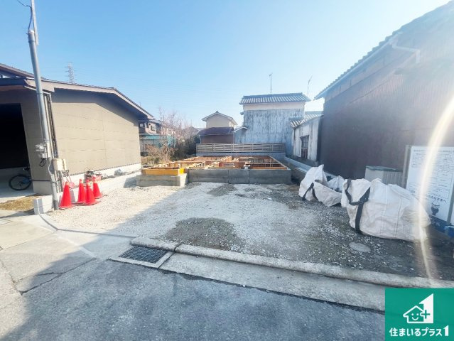 高砂市荒井町小松原　第2期　新築一戸建ての外観|周辺は落ち着いた街並みの住宅地！子育てがしやすい住環境です！まだ未完成ですが、現地でしかわからない事もございます。是非一度ご覧ください。