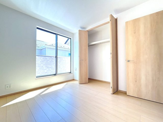 ハートフルタウン　一宮市三ツ井5丁目7番　全3区画分譲の寝室|すべての居室にはたっぷり収納できる大型クローゼットを設置しています。