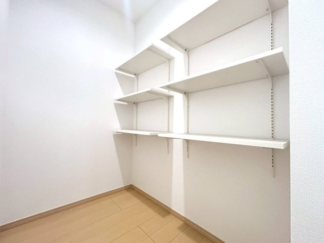 ハートフルタウン　一宮市三ツ井5丁目7番　全3区画分譲の収納|パントリー