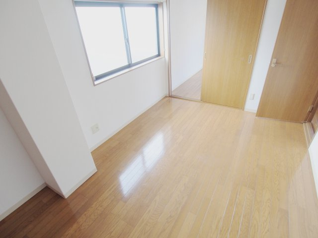 リャノス南本町の洋室