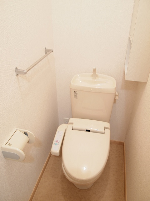 モデルノ デーアのトイレ|別部屋反転間取のお写真になります。参考にご覧くださいませ。