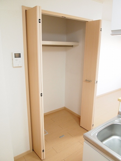 モデルノ デーアの収納|別部屋反転間取のお写真になります。参考にご覧くださいませ。