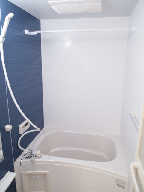 モデルノ デーアの浴室|別部屋反転間取のお写真になります。参考にご覧くださいませ。