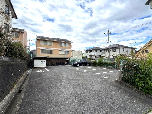 グリーンヒル小金台の駐車場