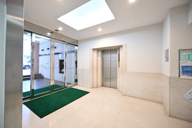 パーク・ノヴァ横浜・参番館のエントランス