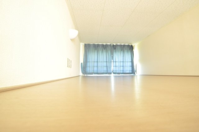 レオパレスＴ　Ｇの内装|奥まで広々ロフト付♪