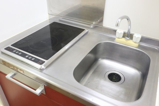 レオパレスＴ　Ｇのキッチン|安心安全の電気コンロ　2口