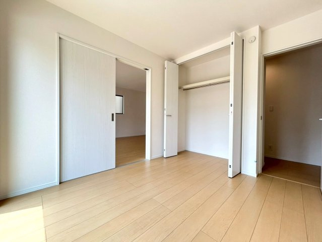【商談中】ハートフルタウン　一宮市三ツ井5丁目7番　全3区画分譲の洋室|一室あると便利な和室は、ご来客時はもちろん、お子様のお昼寝や遊び場、寝室としてもご利用いただけます。