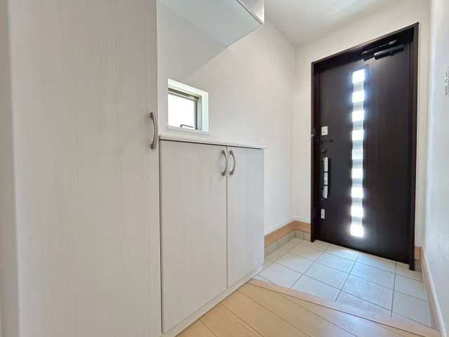【商談中】ハートフルタウン　一宮市三ツ井5丁目7番　全3区画分譲の玄関|玄関ドアの鍵はディンプルキーと内側はサムターンキーになっており防犯性の高い仕様になっています。