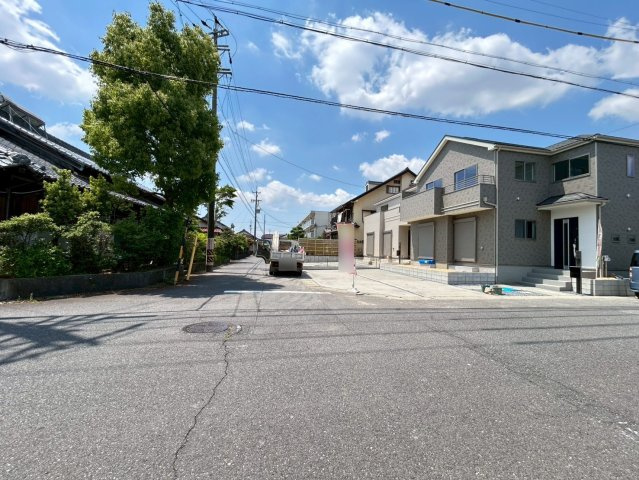 【商談中】ハートフルタウン　一宮市三ツ井5丁目7番　全3区画分譲の前面道路含む現地写真|■前面道路　■ヤマダ不動産　株式会社リライフ　
■夢のマイホーム購入をフルサポートします！