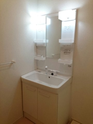 【洗面所】 | グラースⅠ | 明るい洗面所です