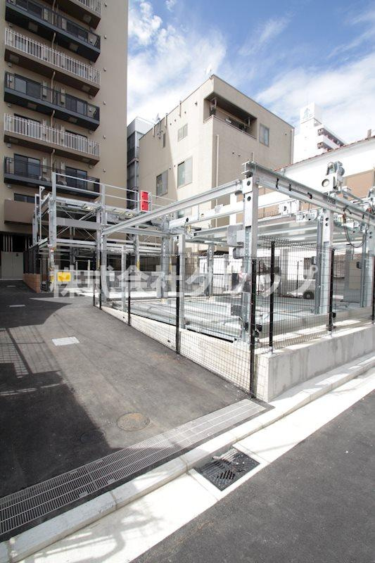 スパシエ東神奈川の駐車場