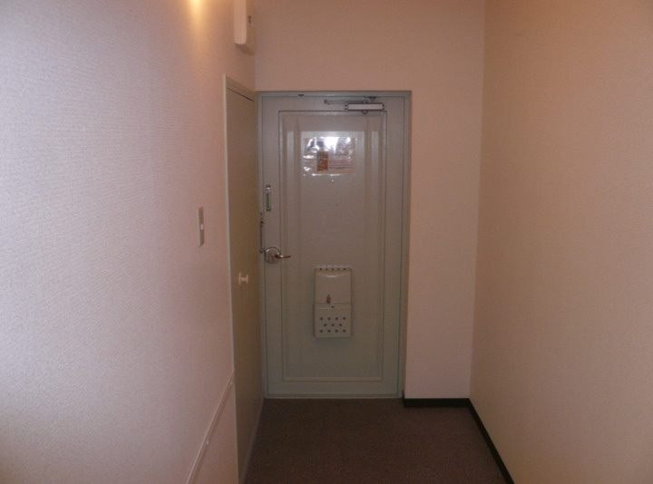 芦屋浜高層（高浜）2号棟の玄関